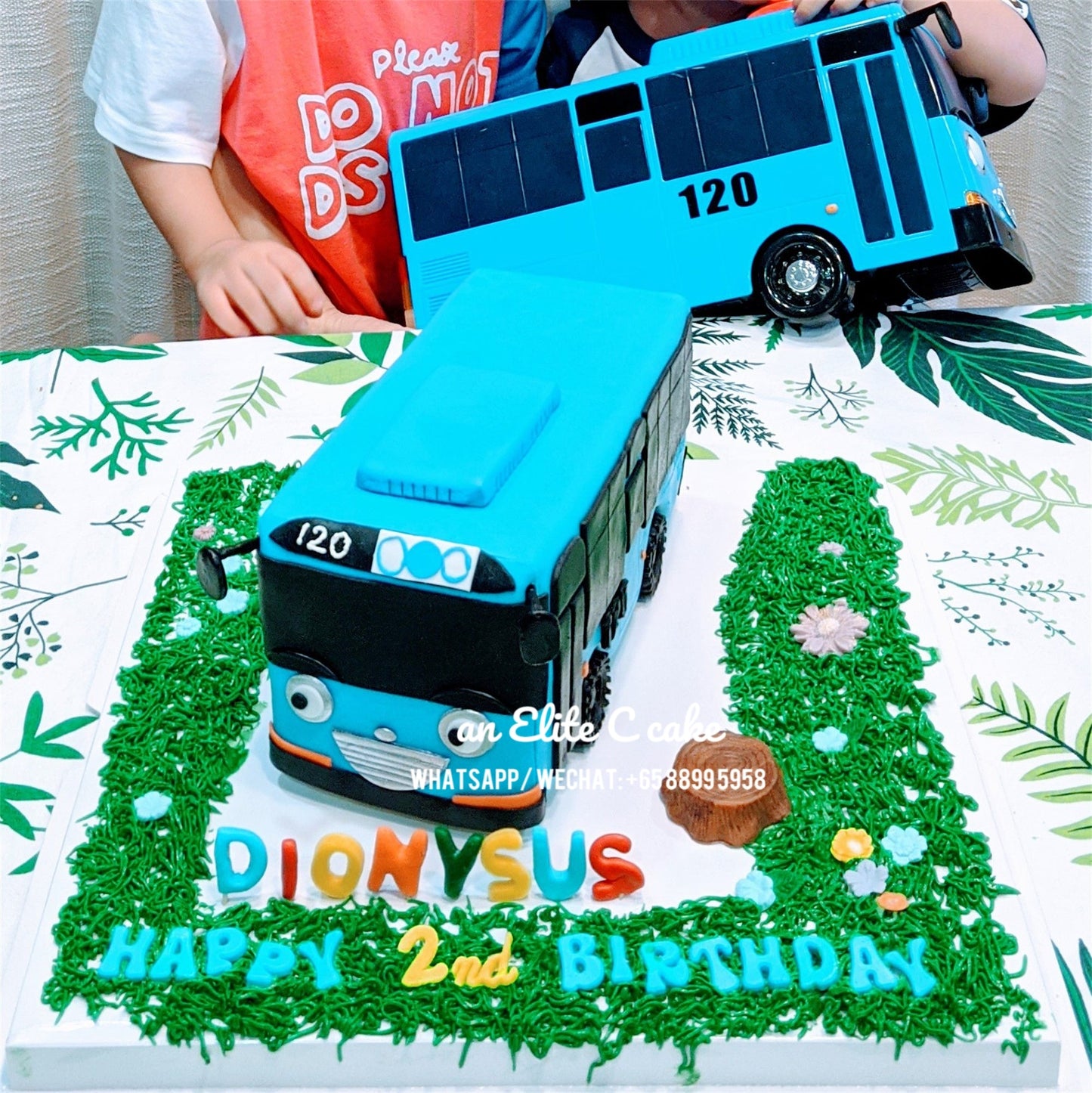 Sculpted 3D Car Shaped Cake: Blue Bus