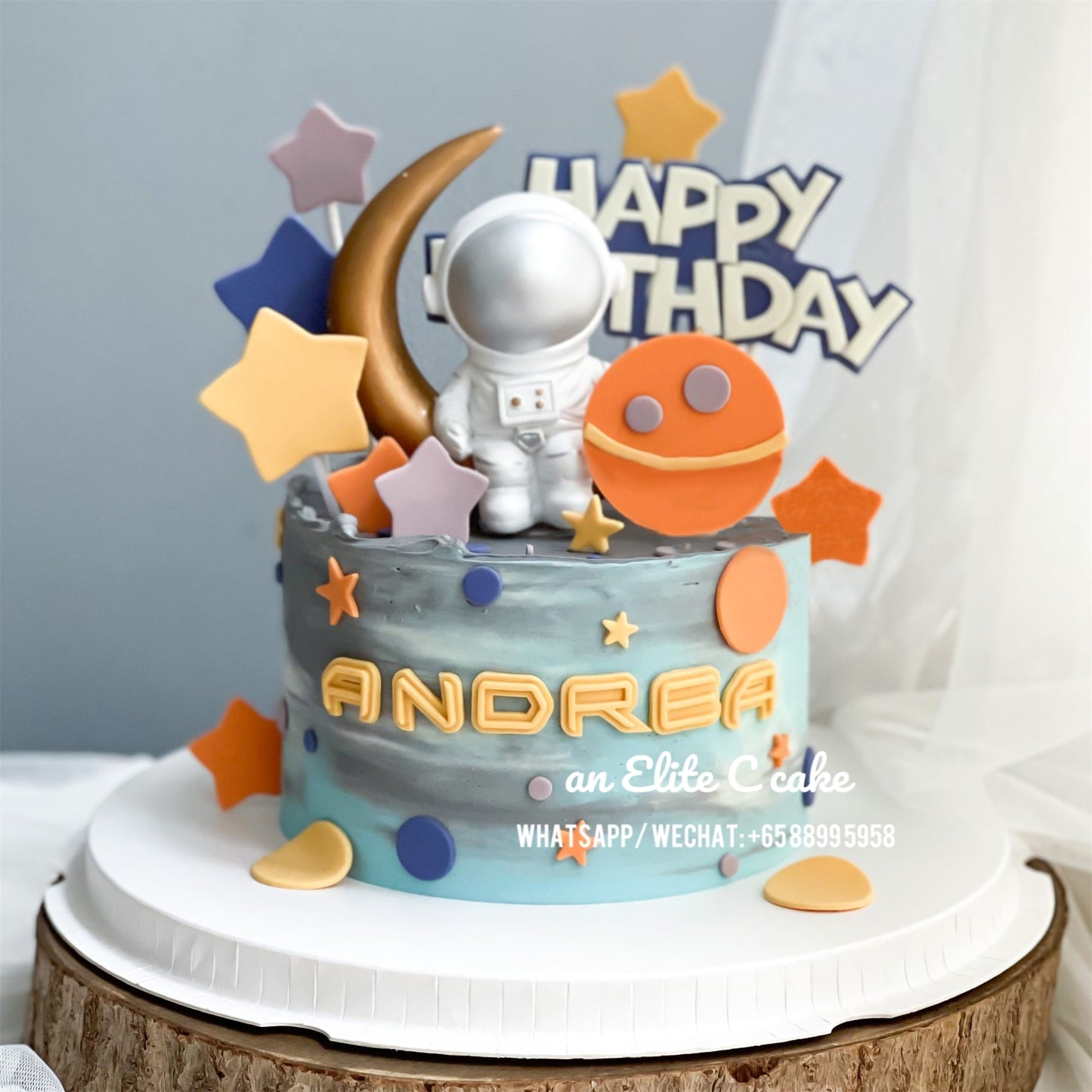 Astronaut Themed Cake: Planet Dream Cake