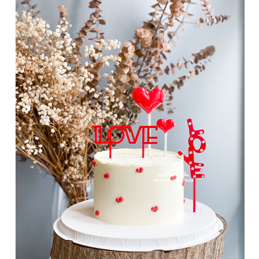 Minimalism: Love Topper Cake