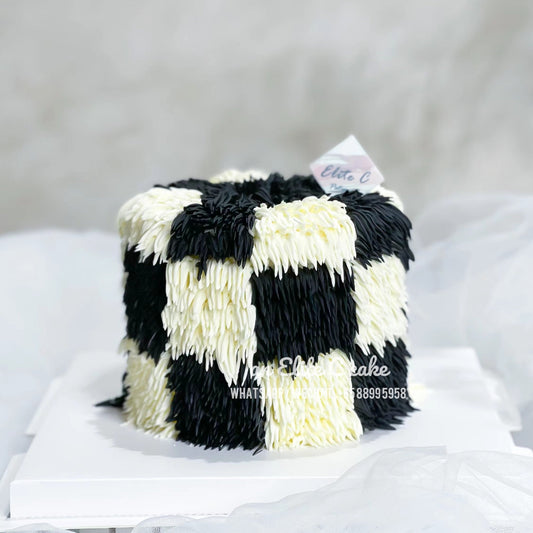 Minimalism: Black & White Chcked Cake