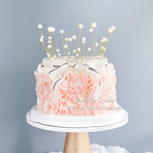 Crown Cake: Pink Cake with Crown