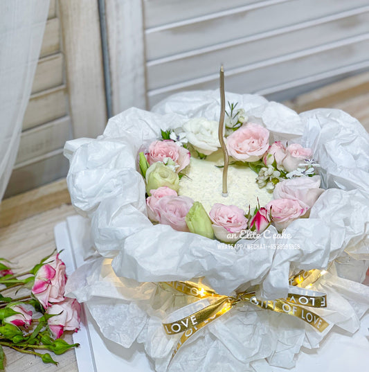 Floral Cake: Cuddling Flowers