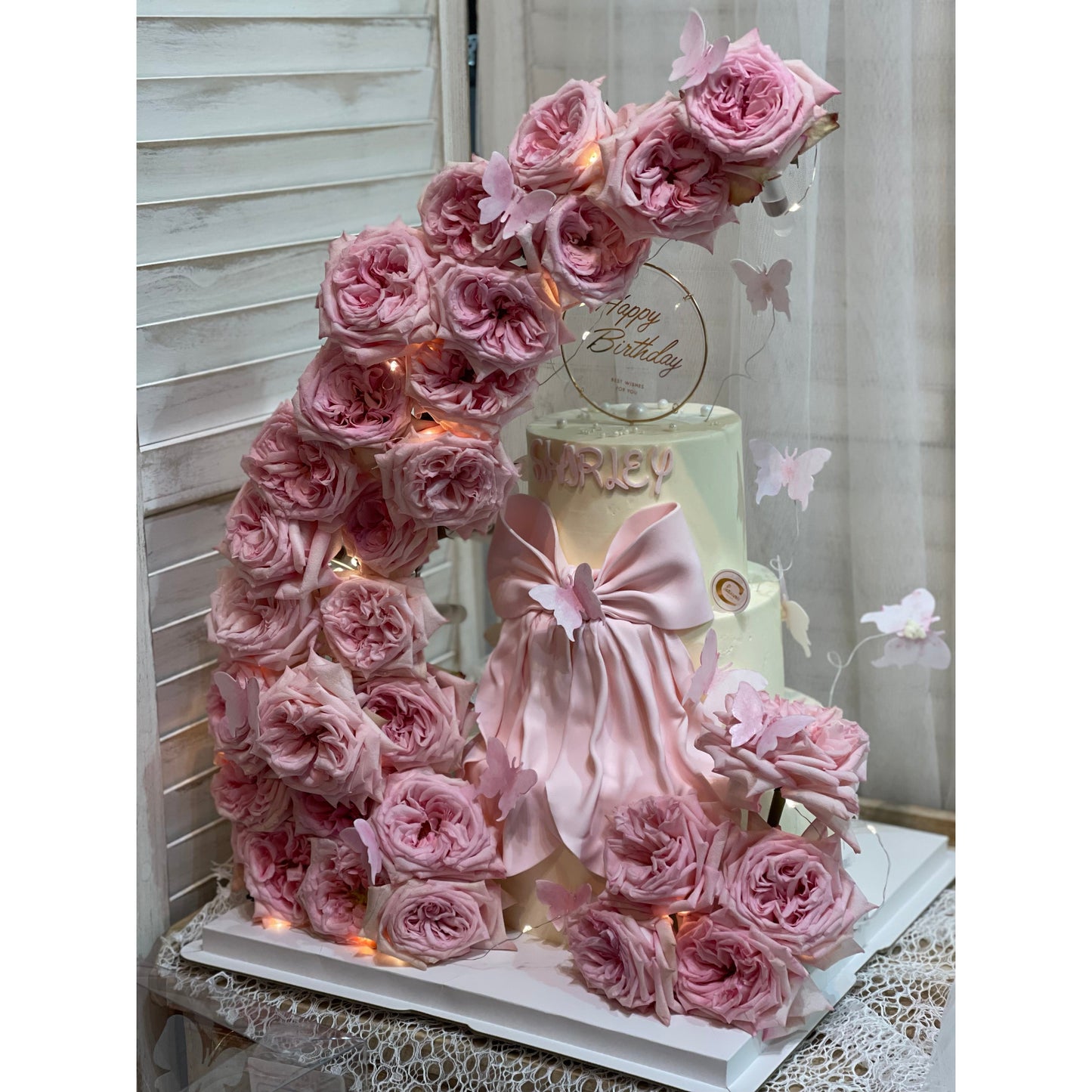 Floral Cake: Elegant Rose Eifle