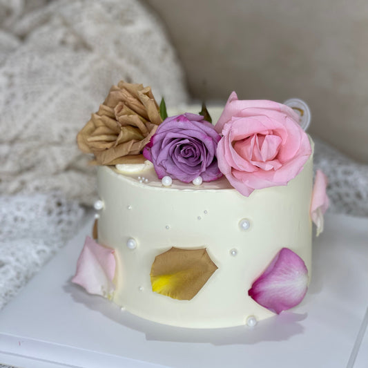 Floral Cake: Rose Friendship