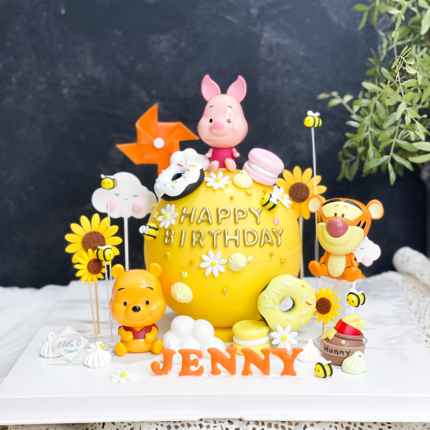 Pinata Cake: Pooh & Friends