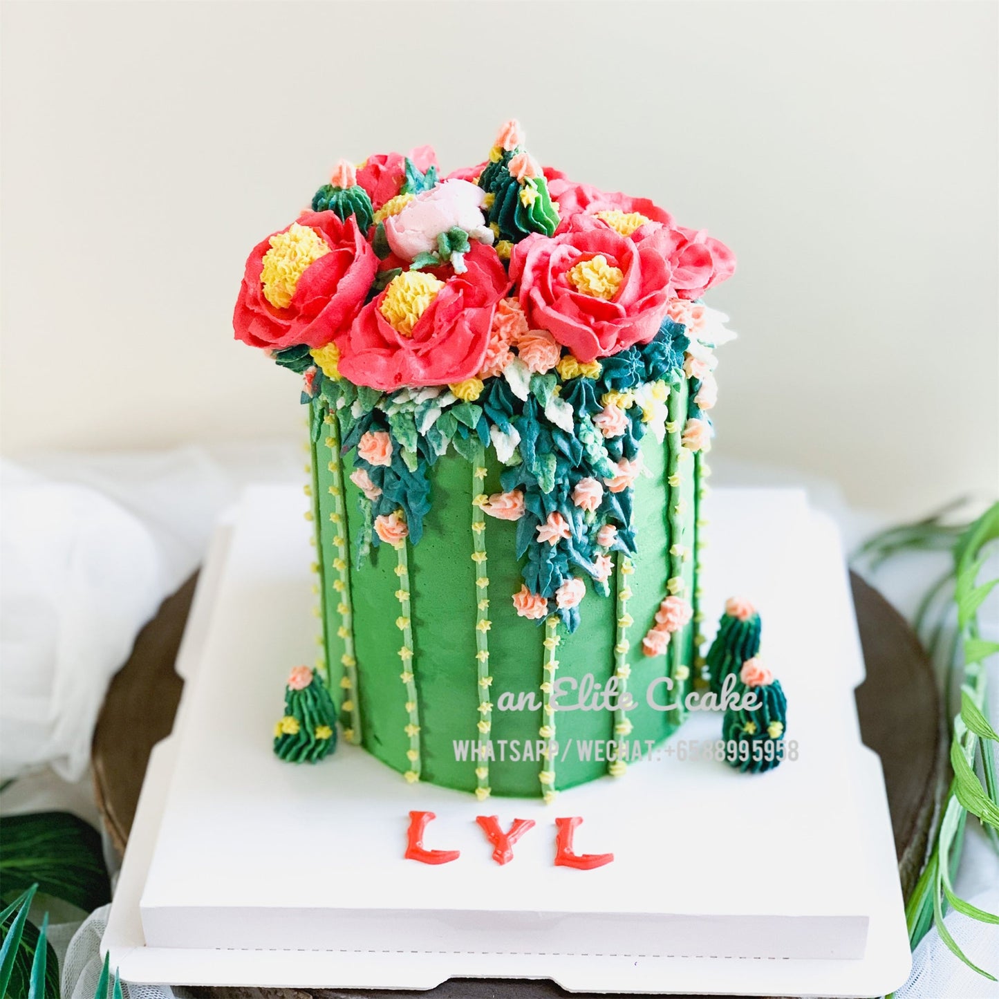 Sculpted Catus Plant Cake